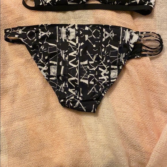EUC Abercrombie & Fitch Two Piece Black and White Swim Suit - Picture 5 of 10